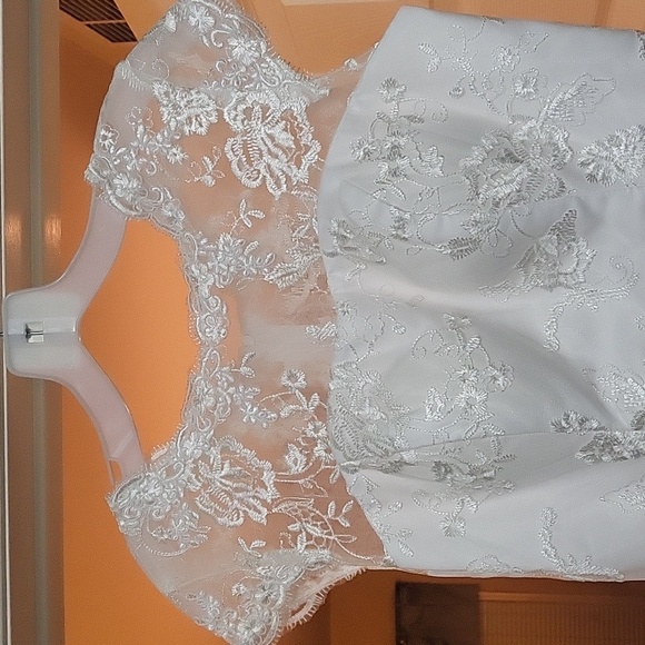 Jaeden Wedding Dress short - Picture 2 of 16